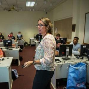 Professor Lindsay Edwards teaching a class.